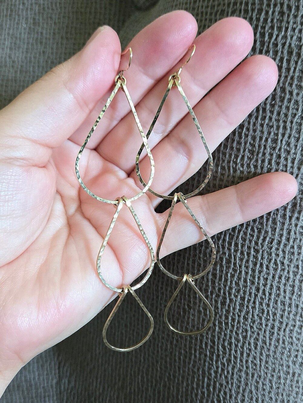 Hammered🔨 Gold💛 Triple3️⃣ Tier Teardrop💧 Earrings - NWOT